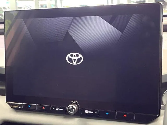 Toyota Rav4 2026 photo 4
