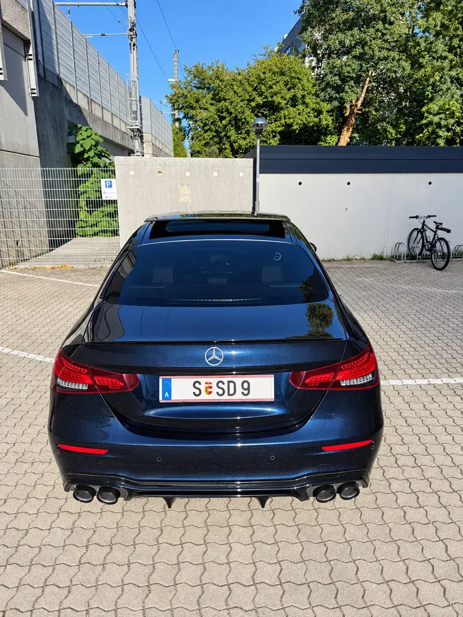 Mercedes-Benz E-Class 2023 photo 3