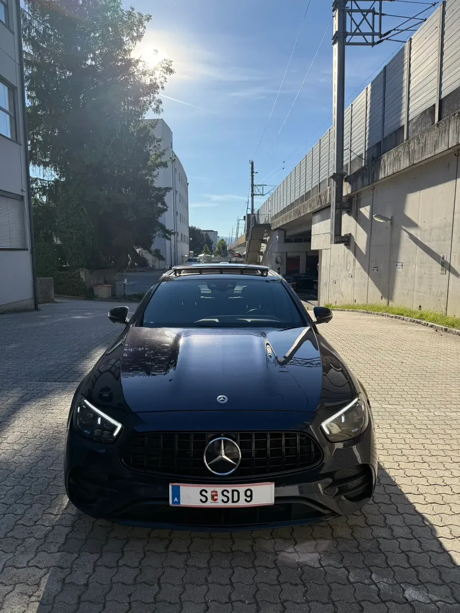 Mercedes-Benz E-Class 2023 photo 2