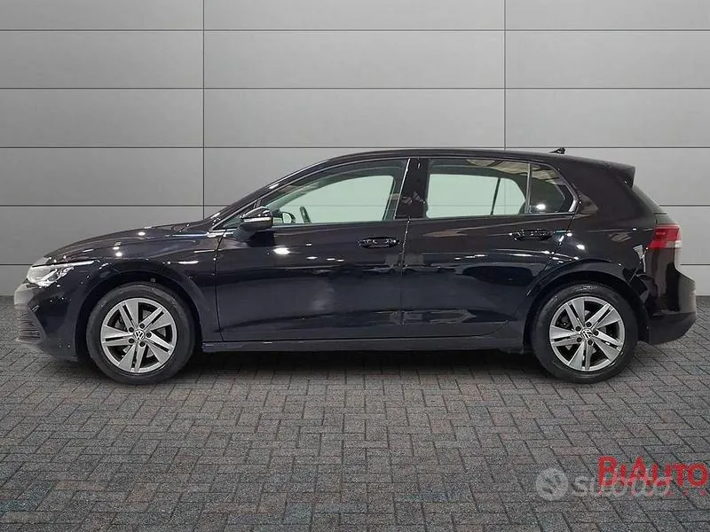 Volkswagen Golf 2022 photo 2