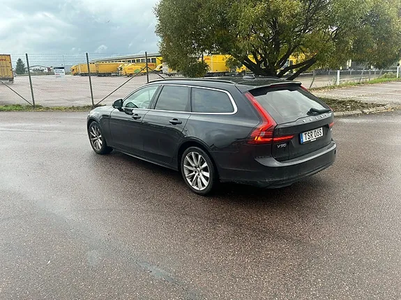 Volvo V90 2022 photo 2