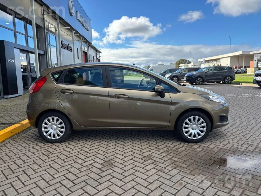 Ford Fiesta 2014 photo 2