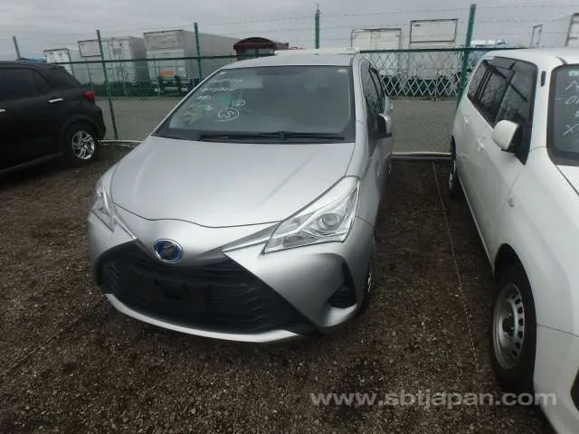 Toyota Vitz 2019 photo 2