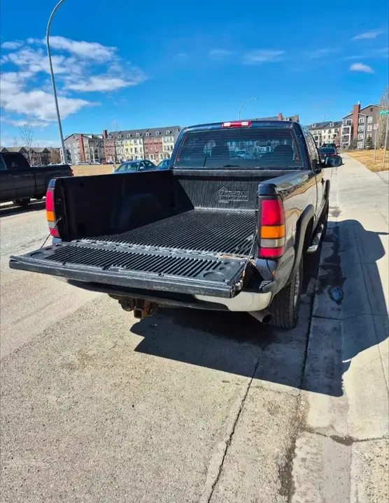GMC Sierra 2500Hd 2005 photo 4