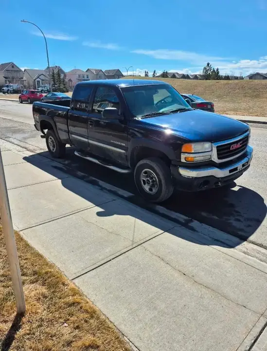 GMC Sierra 2500Hd 2005 photo 2