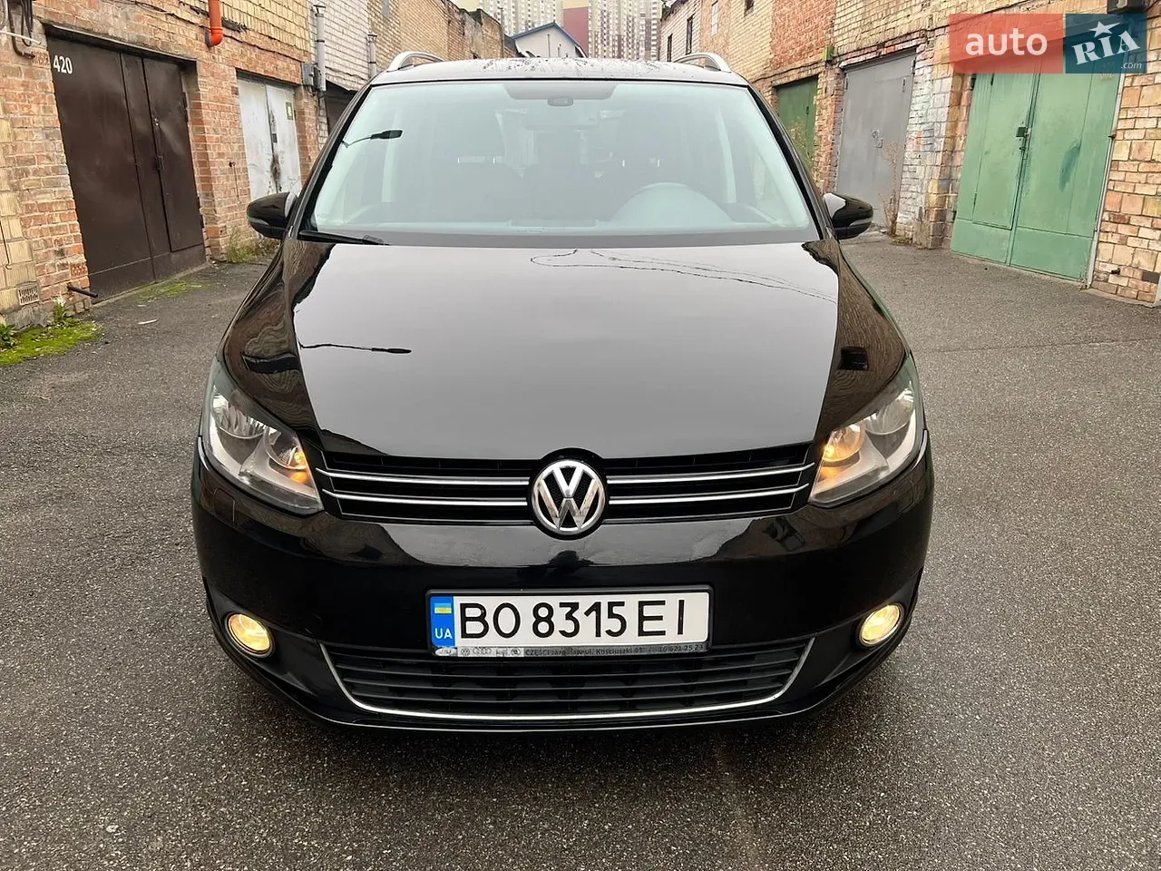 Volkswagen Touran 2012 photo 3
