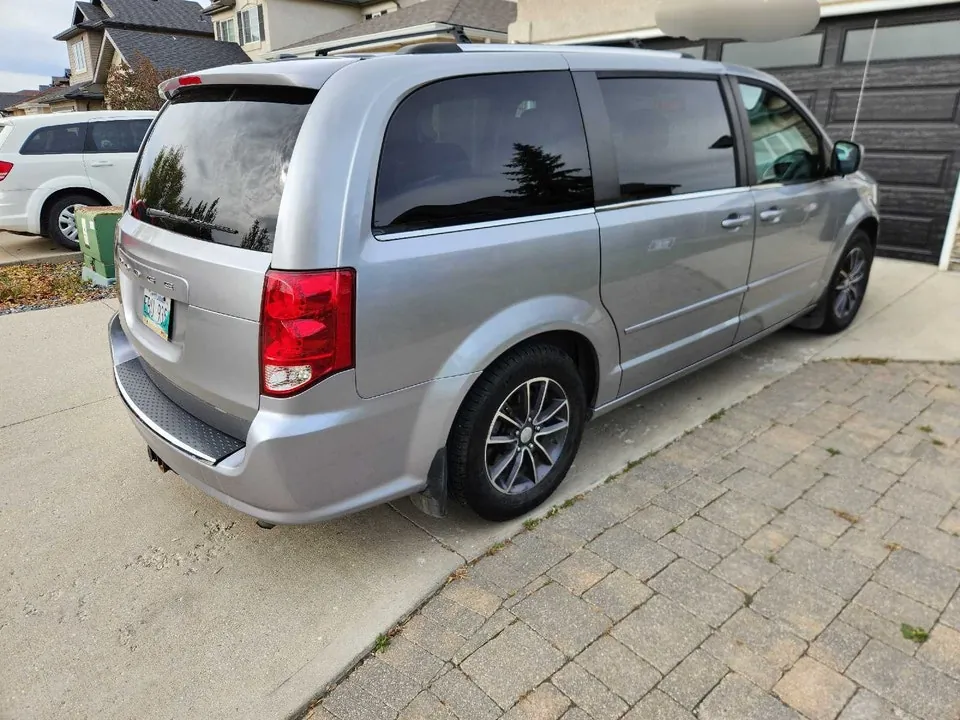 Dodge Grand Caravan 2017 photo 3