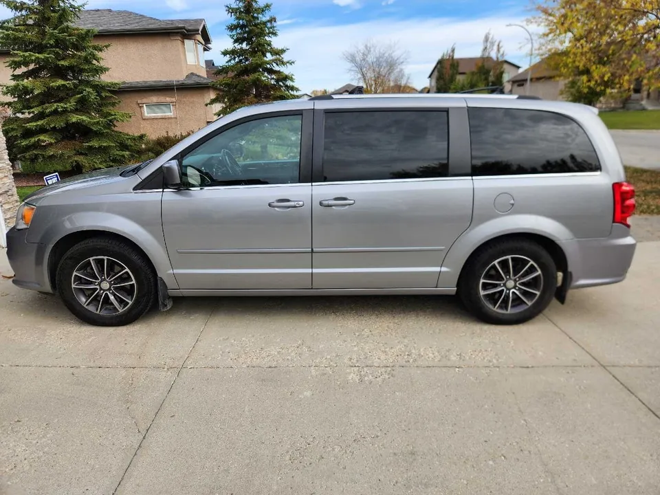 Dodge Grand Caravan 2017 photo 4