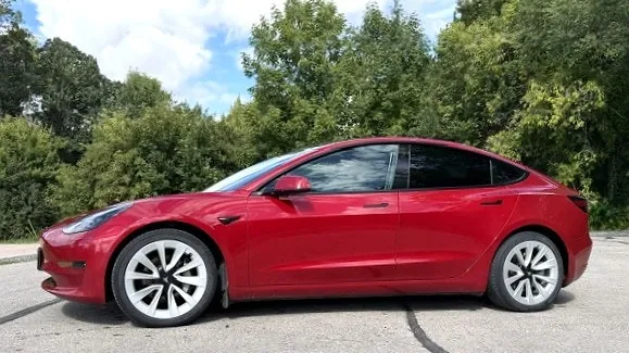 Tesla Model 3 2021 photo 2