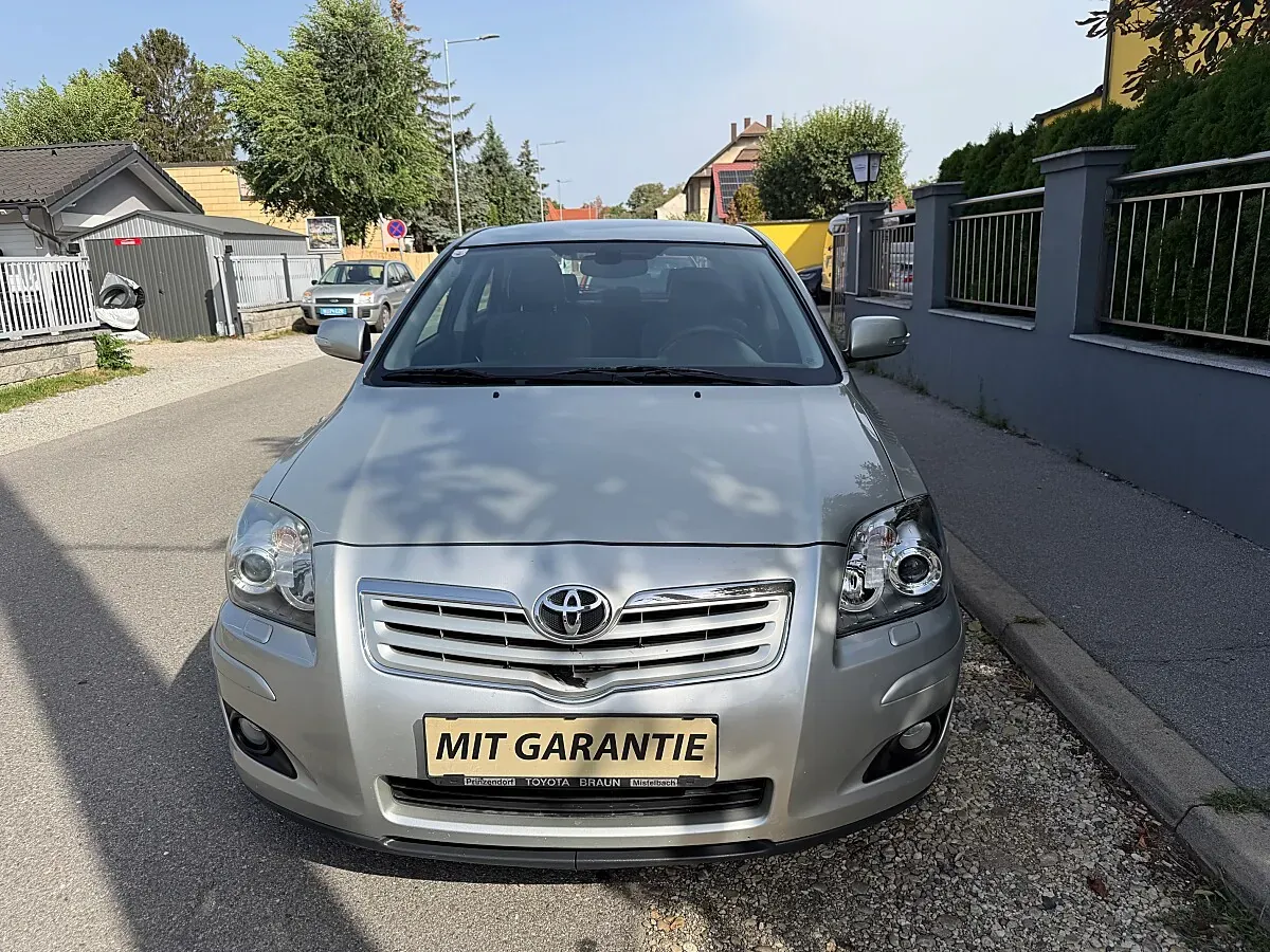 Toyota Avensis 2006 photo 2