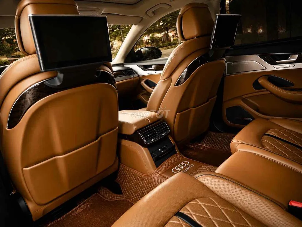 Audi A8L 2012 photo 2