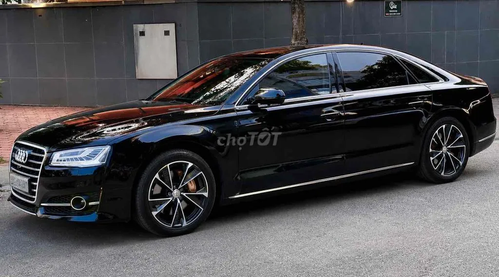 Audi A8L 2012 photo 4