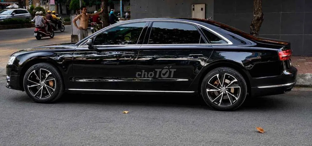Audi A8L 2012 photo 3