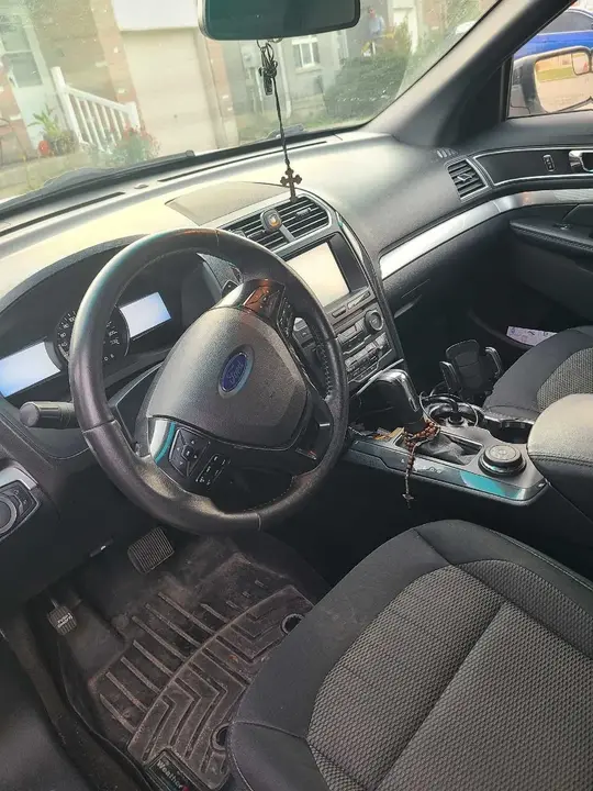 Ford Explorer 2016 photo 4