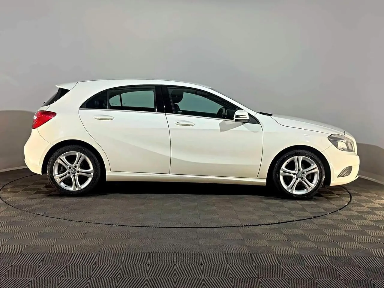 Mercedes-Benz A-Class 2015 photo 5