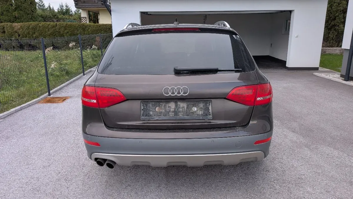 Audi A4 Allroad 2010 photo 2