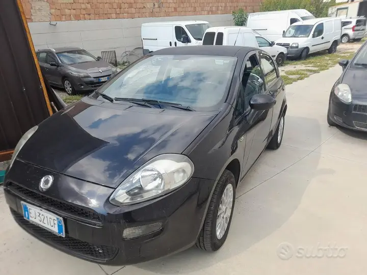 Fiat Grande Punto 2011 photo 3