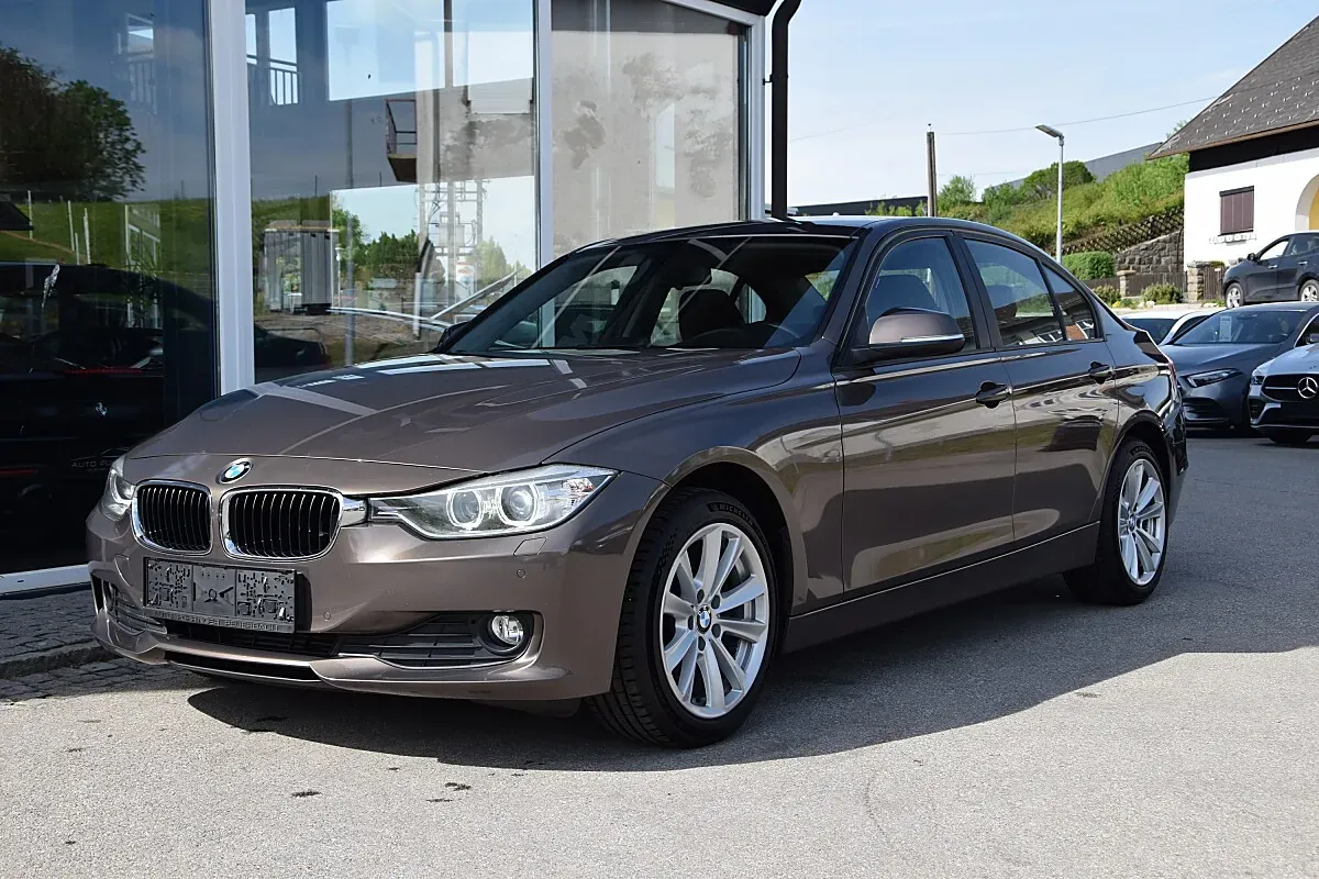BMW 3 Series 2013 photo 2