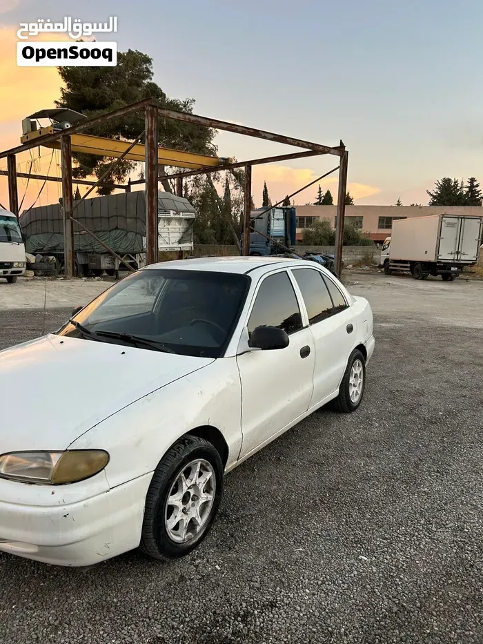 Hyundai Accent 1997 photo 4