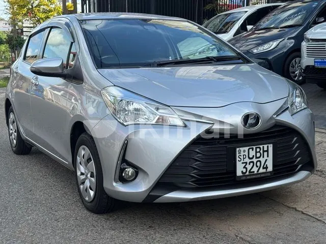 Toyota Vitz 2017 photo 2