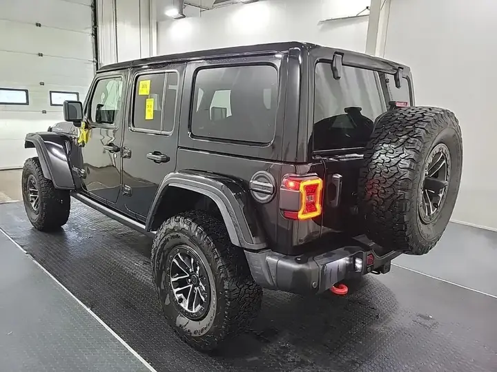 Jeep Wrangler 2026 photo 3