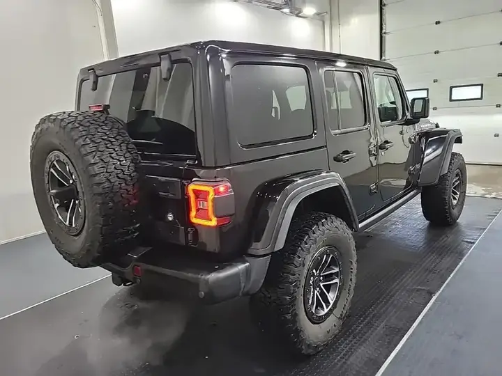 Jeep Wrangler 2026 photo 2