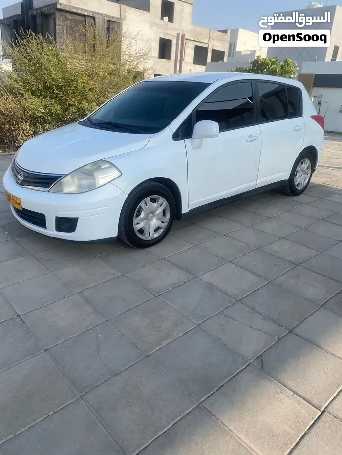 Nissan Tiida 2012 photo 3
