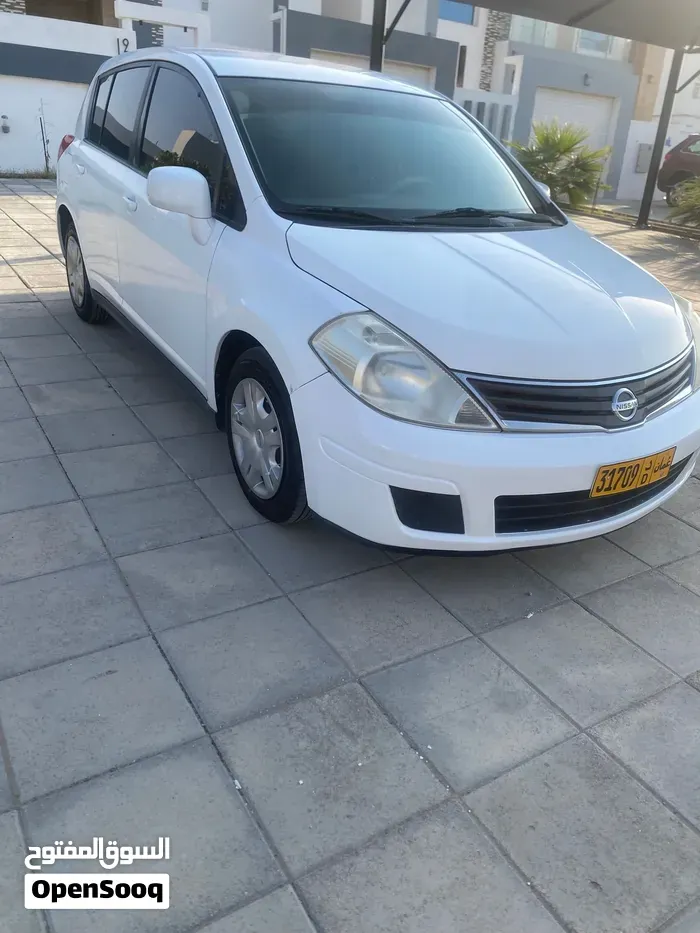 Nissan Tiida 2012 photo 4
