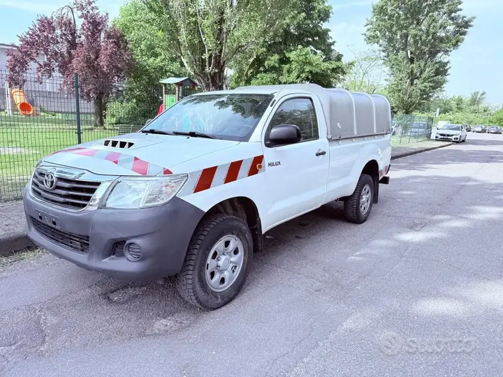 Toyota Hilux 2013 photo 2