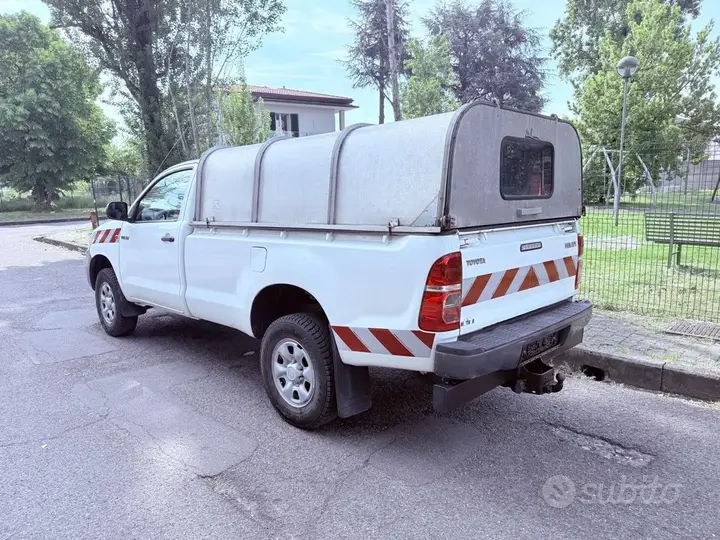 Toyota Hilux 2013 photo 4