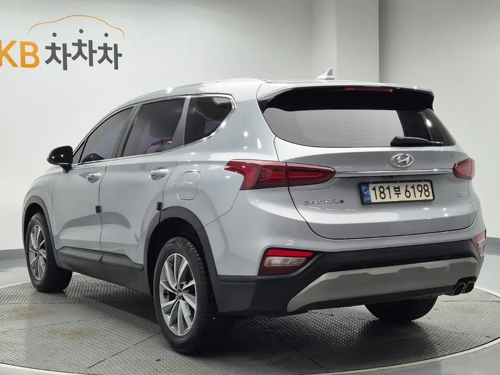 Hyundai Santa Fe 2019 photo 2