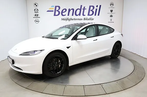 Tesla Model 3 2025 photo 4