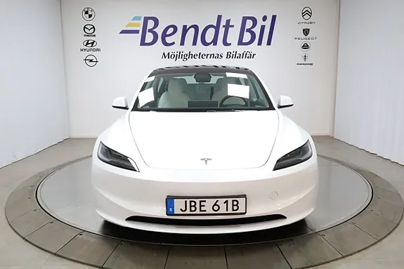 Tesla Model 3 2025 photo 2