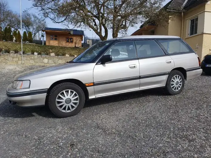 Subaru Legacy 1990 photo 3