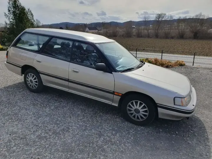 Subaru Legacy 1990 photo 2