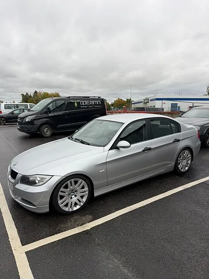 BMW 318I 2006 photo 2