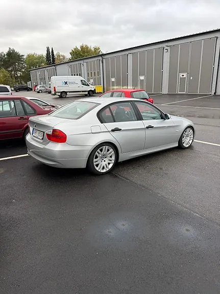 BMW 318I 2006 photo 4
