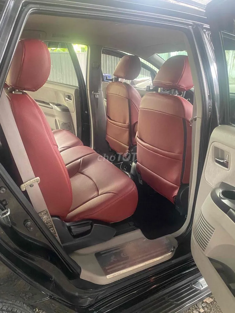 Mitsubishi Grandis 2005 photo 4