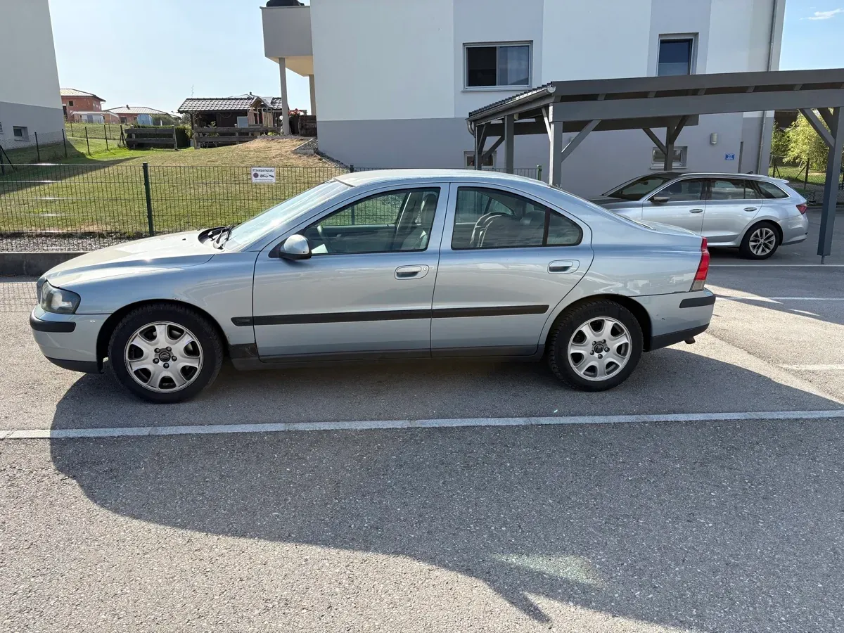 Volvo S60 2002 photo 2
