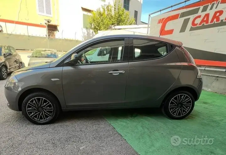 Lancia Ypsilon 2022 photo 2