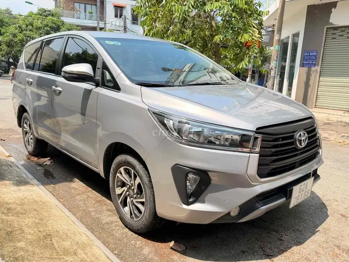 Toyota Innova 2022 photo 2