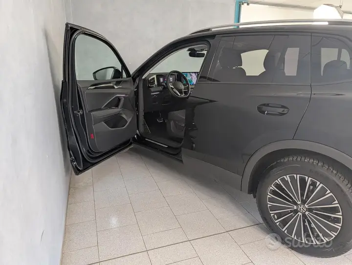 Volkswagen Tiguan 2025 photo 4