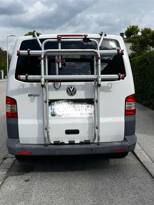 Volkswagen T5 2010 photo 2