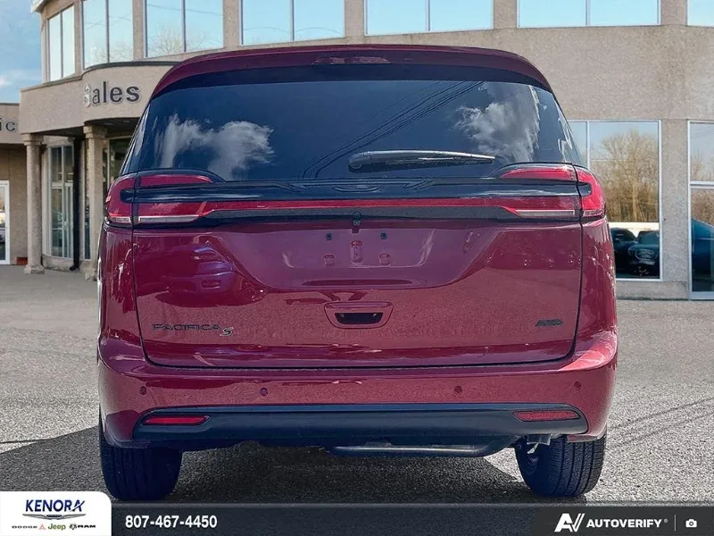 Chrysler Pacifica 2027 photo 5