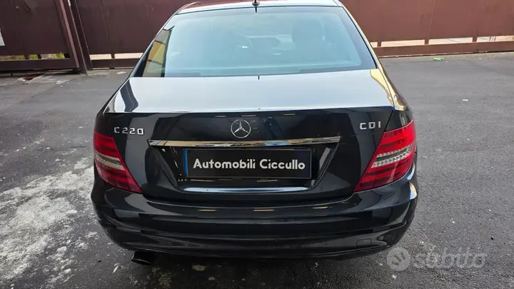 Mercedes-Benz C 220 2012 photo 4