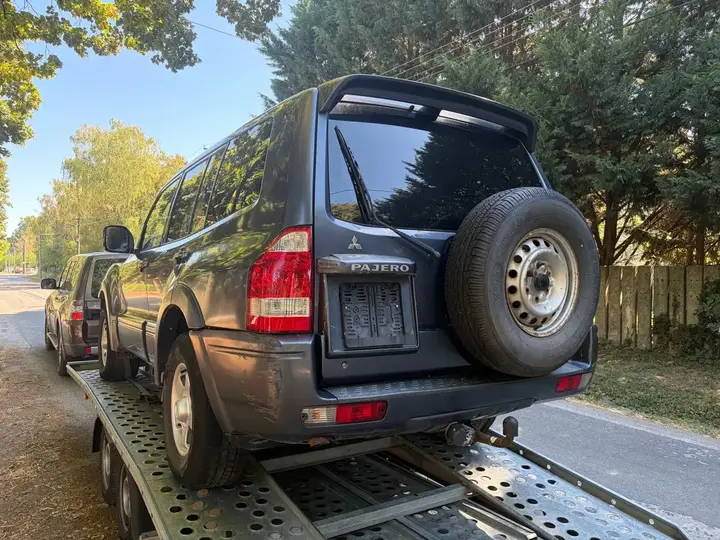 Mitsubishi Pajero 2003 photo 3