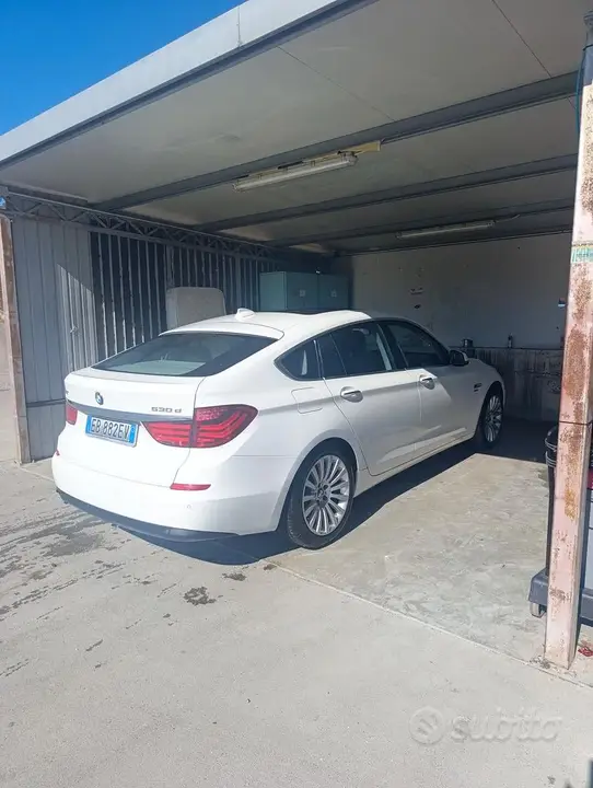 BMW 530 2010 photo 2