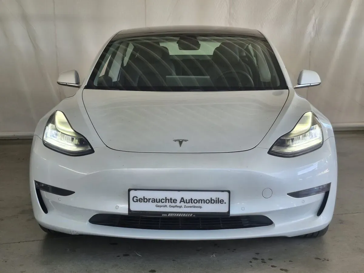 Tesla Model 3 2020 photo 2