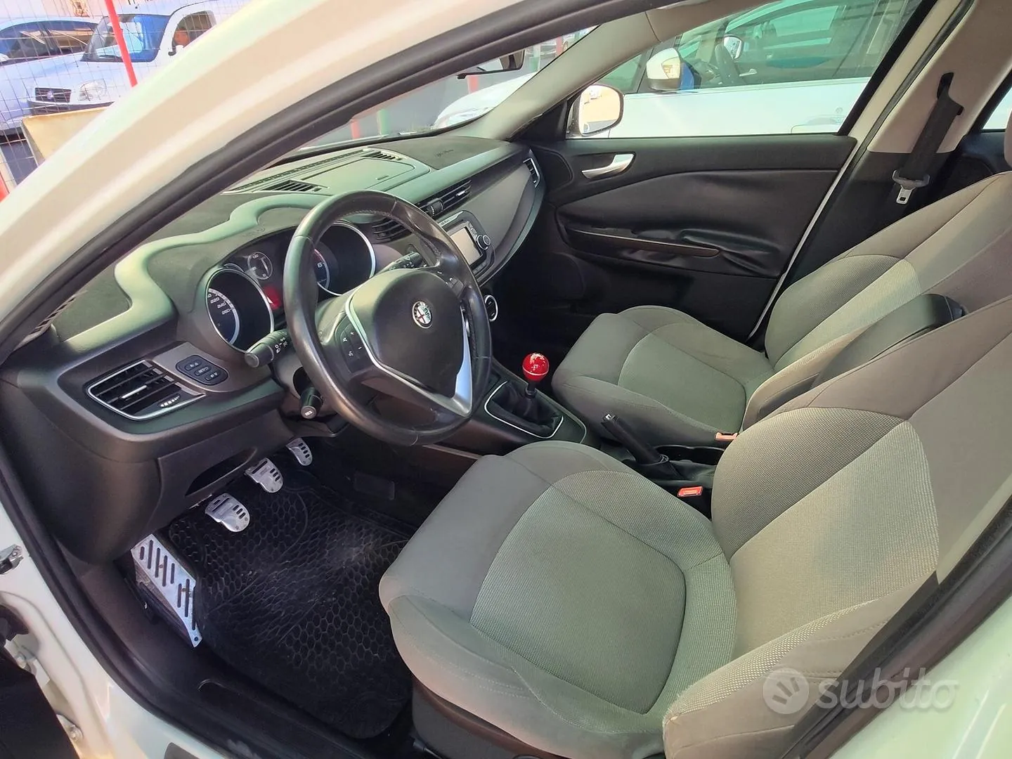 Alfa Romeo Giulietta 2015 photo 5