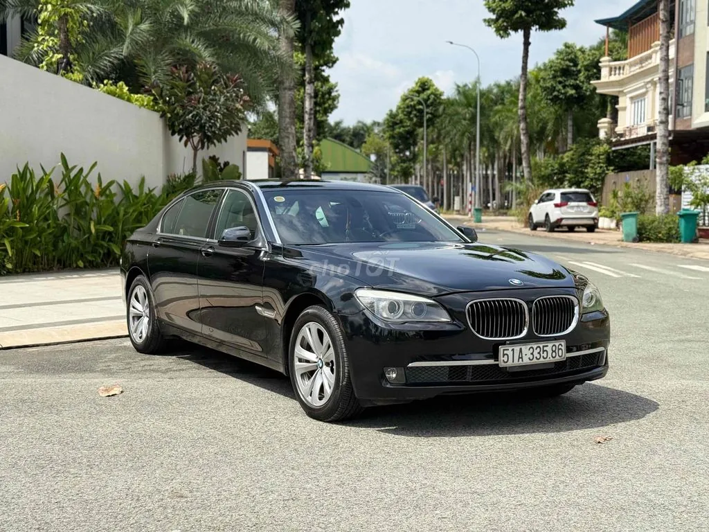 BMW 7 Series 2011 photo 3